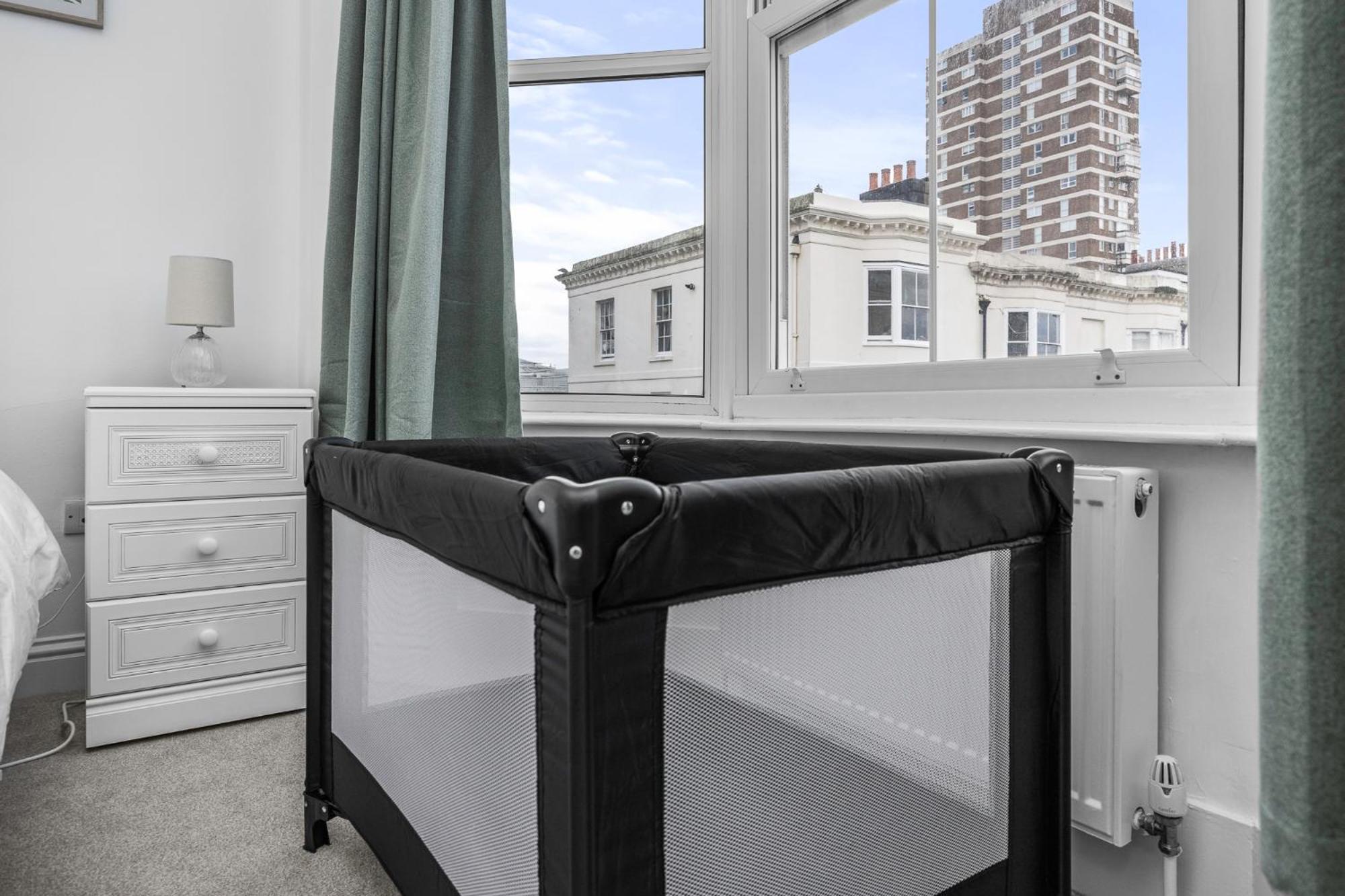 2 Bedroom Flat - With King Sized Beds, Netflix And Sky - Perfect For Contractors, Vacation Guests Or Those Relocating Brighton Exterior foto