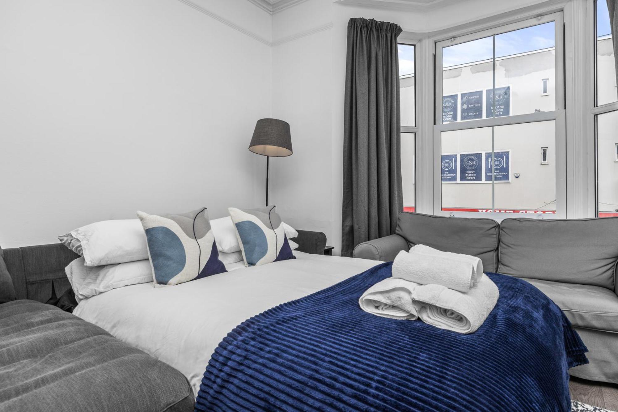 2 Bedroom Flat - With King Sized Beds, Netflix And Sky - Perfect For Contractors, Vacation Guests Or Those Relocating Brighton Exterior foto