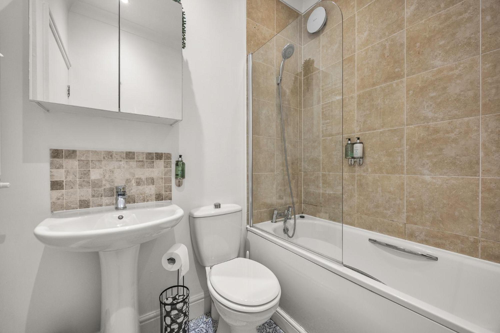 2 Bedroom Flat - With King Sized Beds, Netflix And Sky - Perfect For Contractors, Vacation Guests Or Those Relocating Brighton Exterior foto