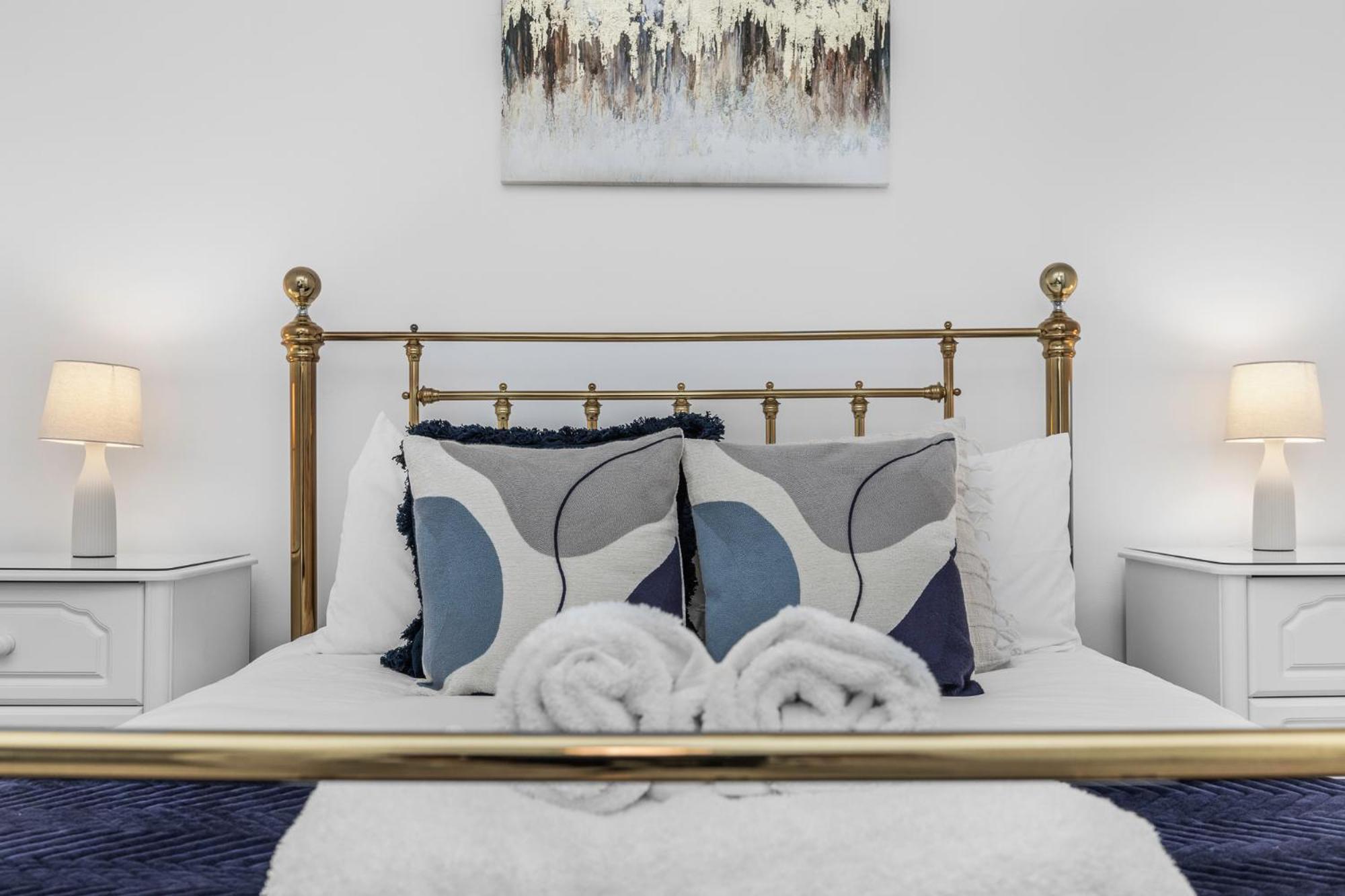 2 Bedroom Flat - With King Sized Beds, Netflix And Sky - Perfect For Contractors, Vacation Guests Or Those Relocating Brighton Exterior foto