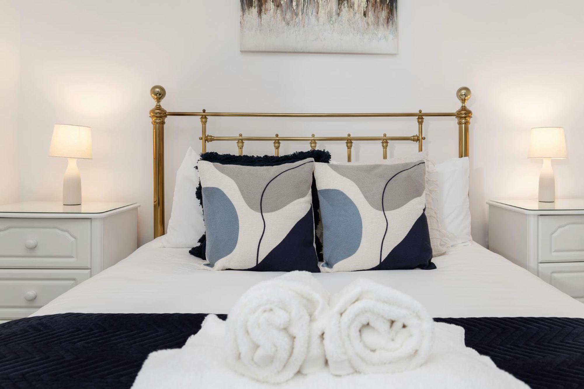 2 Bedroom Flat - With King Sized Beds, Netflix And Sky - Perfect For Contractors, Vacation Guests Or Those Relocating Brighton Exterior foto