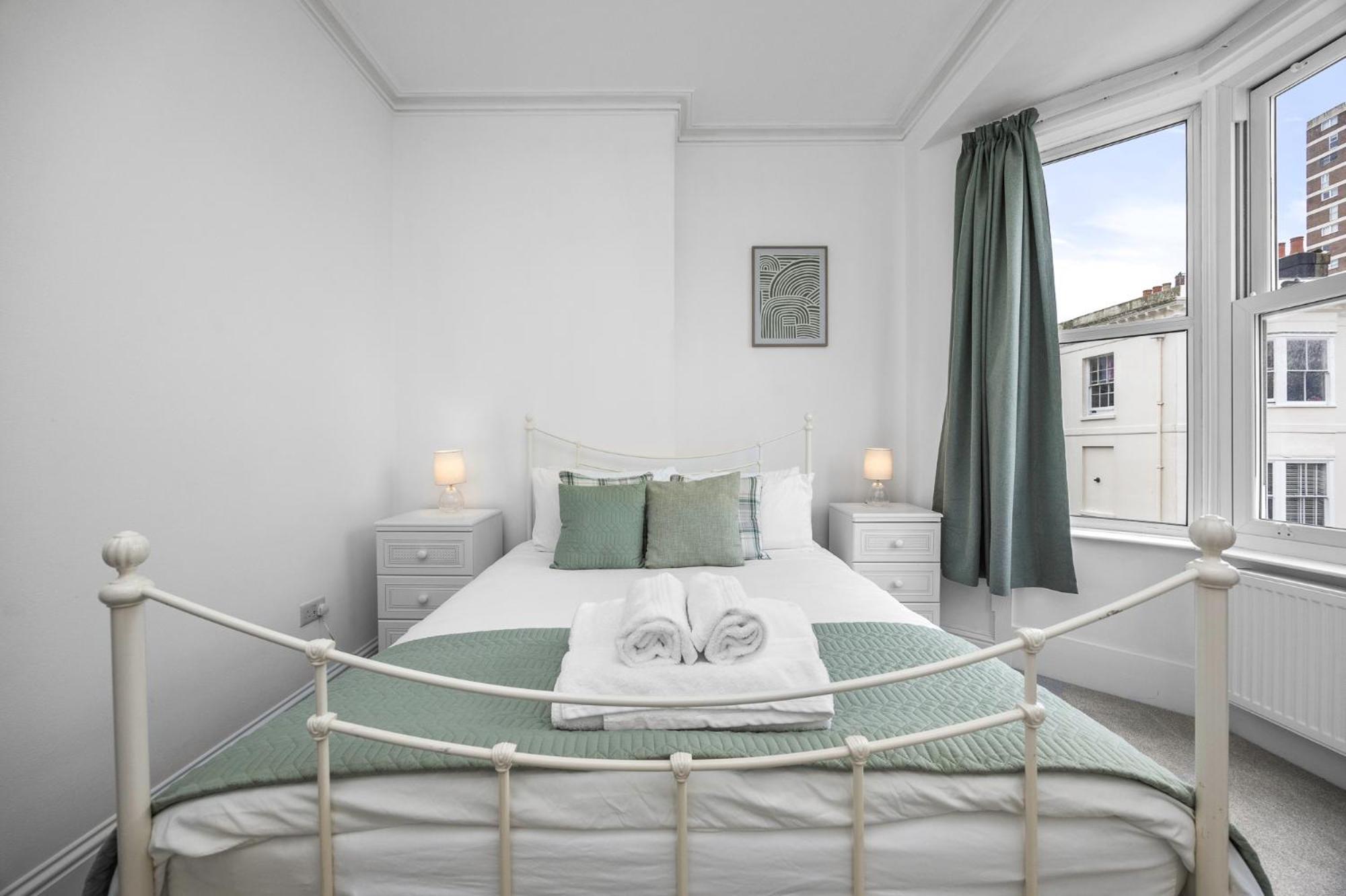 2 Bedroom Flat - With King Sized Beds, Netflix And Sky - Perfect For Contractors, Vacation Guests Or Those Relocating Brighton Exterior foto